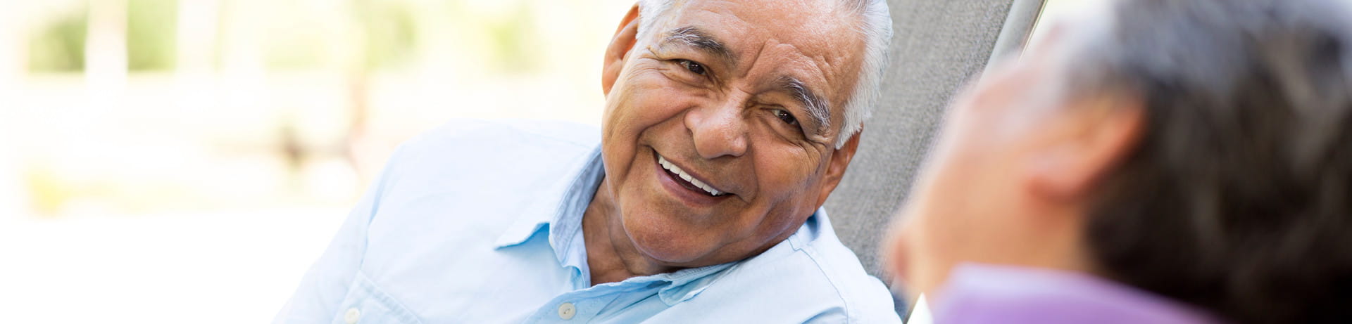 elderlymanwomanrelaxingd