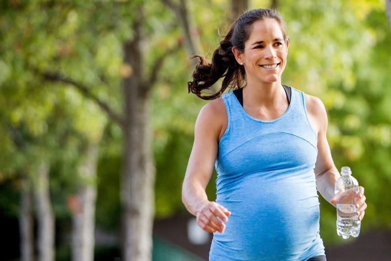 pregnant-woman-exercising-and-walking-to-stay-in-shape