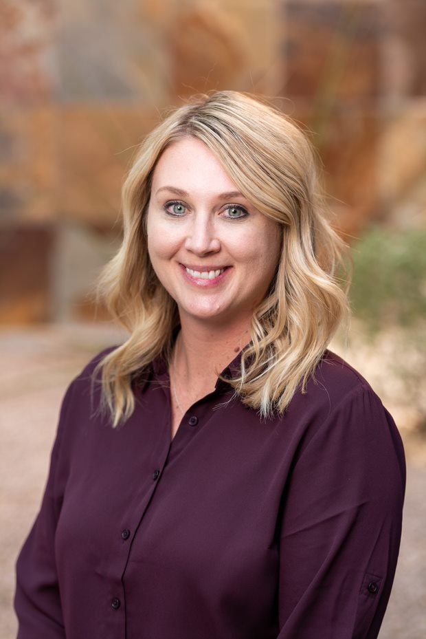 Beth Draves headshot